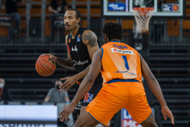 英超联赛必 英超联赛必